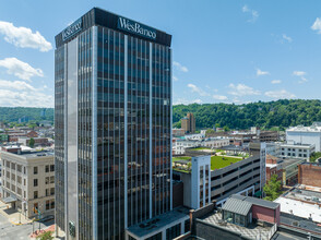 900 on Lee in Charleston, WV - Foto de edificio - Building Photo