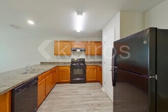 315 NE 25th Terrace in Cape Coral, FL - Foto de edificio - Building Photo