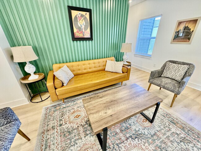 118 Fitzgerald Dr, Unit SI FL3-ID1039084P in Nashville, TN - Foto de edificio - Building Photo