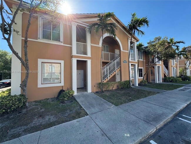 7040 NW 177th St, Unit 20023 in Hialeah, FL - Building Photo - Building Photo