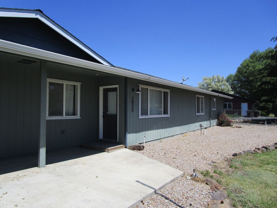 2935 Ponderosa Ln in Prineville, OR - Building Photo