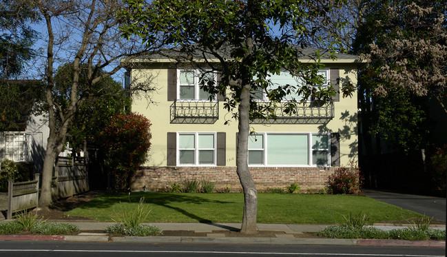 1310 Whipple Ave in Redwood City, CA - Building Photo - Building Photo