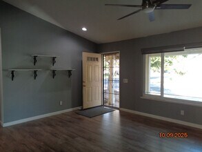 43055 Victorville Pl in Lancaster, CA - Building Photo - Building Photo