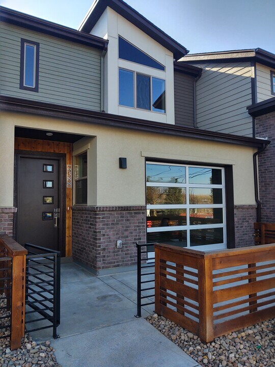 6388 Nelson Ct in Arvada, CO - Building Photo