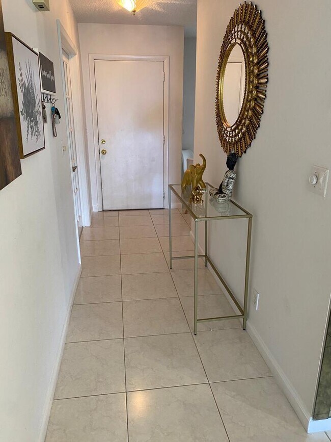 8833 Bella Vista Dr in Boca Raton, FL - Building Photo - Building Photo