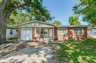 10815 Ruth Ann Dr in Dallas, TX - Building Photo