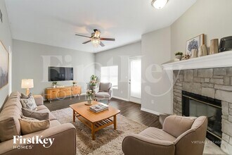 1611 Cooper Dr in Raymore, MO - Building Photo - Building Photo