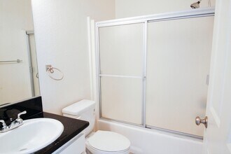 15040 Moorpark St in Sherman Oaks, CA - Building Photo - Building Photo