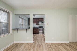 6612 S St Lawrence Ave in Chicago, IL - Building Photo - Building Photo