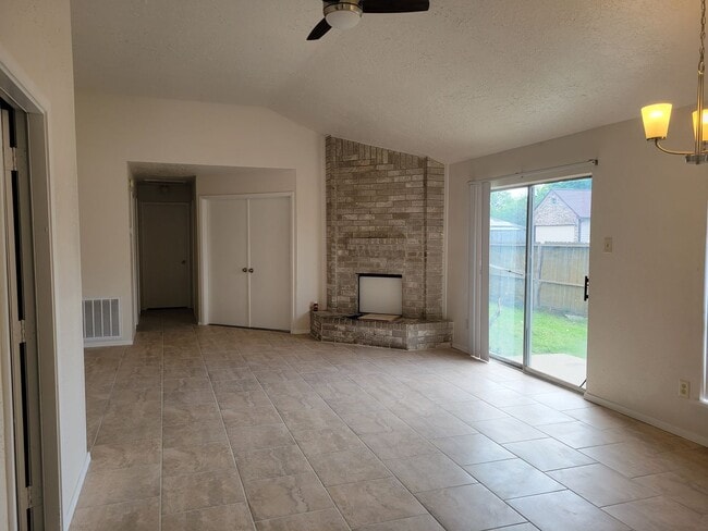 11002 Longtom Ct in Houston, TX - Building Photo - Building Photo