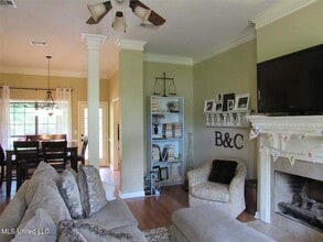 407 Hemlock Dr in Flowood, MS - Foto de edificio - Building Photo