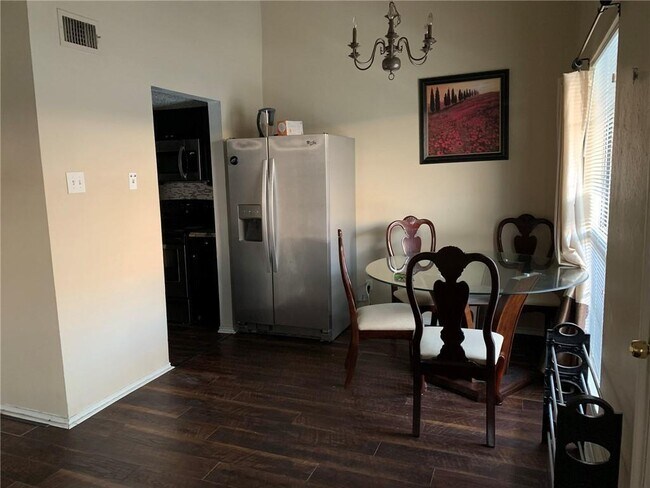 2401 Leon St in Austin, TX - Building Photo - Building Photo