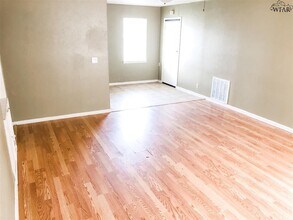 1418 Phoenix Dr in Wichita Falls, TX - Building Photo - Building Photo