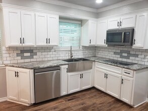 204 S Morrison Dr in Ada, OK - Building Photo - Building Photo