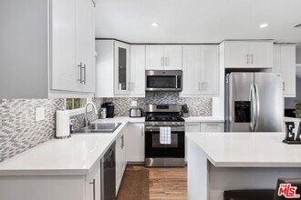 17606 Covello St in Los Angeles, CA - Building Photo - Building Photo