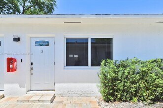 326 SW 14th St in Dania Beach, FL - Building Photo - Building Photo