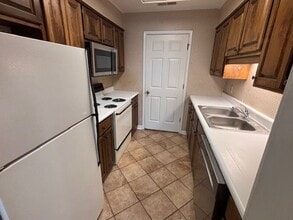 Brentwood in Florence, AL - Foto de edificio - Interior Photo
