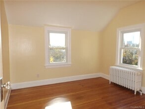 24 Beechwood Ave in Harrison, NY - Building Photo - Building Photo