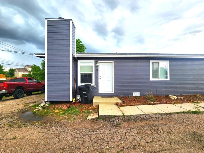 4450 Loomis Ave, Unit #B in Colorado Springs, CO - Building Photo - Building Photo