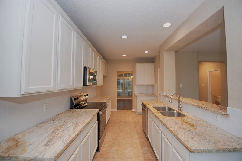 5990426995 A in Missouri City, TX - Building Photo
