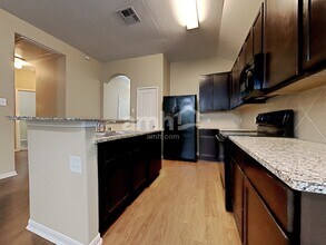 2324 Shady Tree Ln in Conroe, TX - Building Photo - Building Photo
