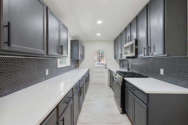 1626 Crest Ridge Dr in Dallas, TX - Building Photo - Building Photo