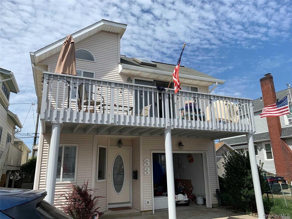 33 Ohio Ave in Long Beach, NY - Foto de edificio