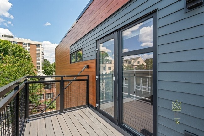 54 Auburn St in Brookline, MA - Foto de edificio - Building Photo