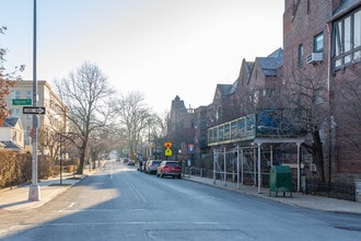 The Gardens in Forest Hills, NY - Building Photo - Building Photo