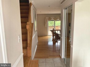 1027 Travis Ln in Gaithersburg, MD - Building Photo - Building Photo