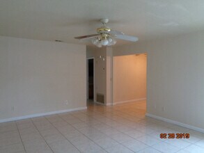 355 Spindrift Way in Vacaville, CA - Building Photo - Building Photo