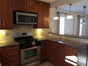 1517 Piedmont Ave in Austin, TX - Foto de edificio - Building Photo