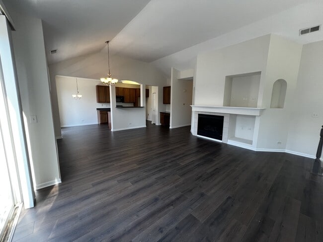 385 Sundown Ct in Wauconda, IL - Building Photo - Building Photo