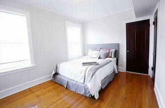 6444 N Washtenaw Ave, Unit #2 in Chicago, IL - Foto de edificio - Building Photo