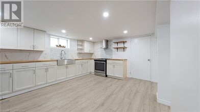 79 Delena Ave S in Hamilton, ON - Building Photo - Building Photo
