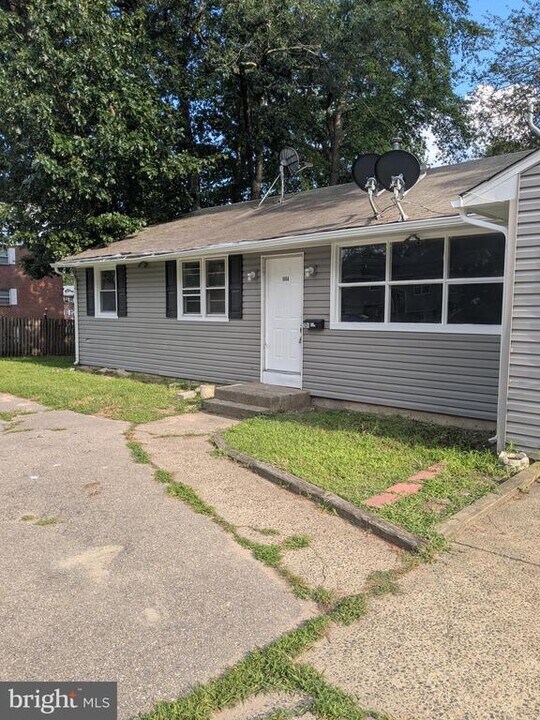 100 Blackwood-Clementon Rd in Clementon, NJ - Foto de edificio