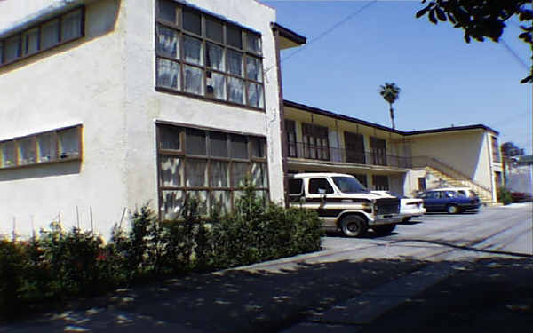 8965 Cadillac Ave in Los Angeles, CA - Foto de edificio