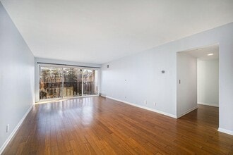 1325 S Maple Rd in Ann Arbor, MI - Building Photo - Building Photo