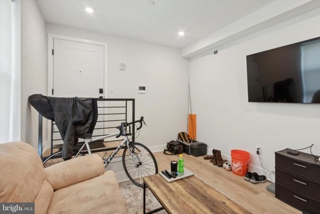 3836 Haverford Ave in Philadelphia, PA - Foto de edificio - Building Photo