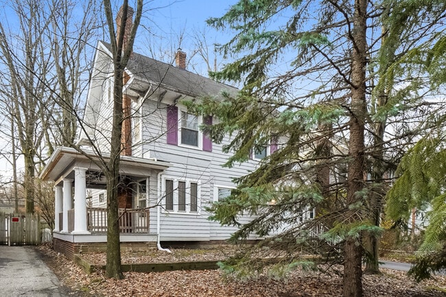 12996 Cedar Rd in Cleveland Heights, OH - Building Photo - Building Photo