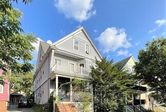 95 Bartlett St, Unit 3 in Somerville, MA - Building Photo - Building Photo