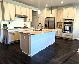 4709 Broomfield Way, Unit 8 in Lake Orion, MI - Building Photo - Building Photo