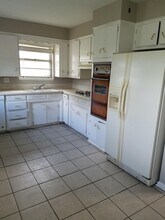 2113 Henderson Dr in Edmond, OK - Building Photo - Building Photo