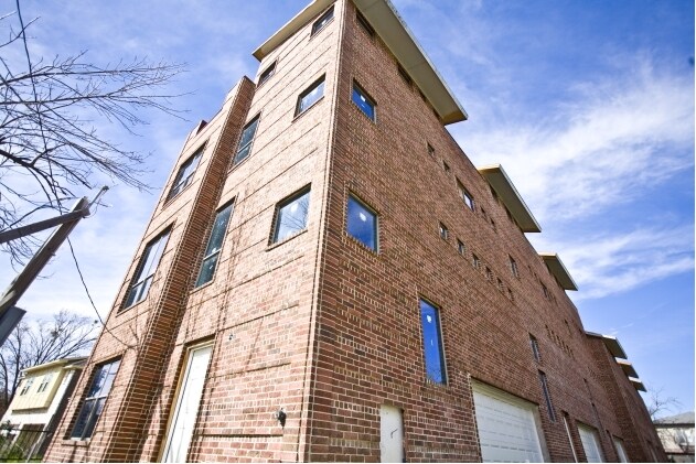5021 Manett St in Dallas, TX - Building Photo