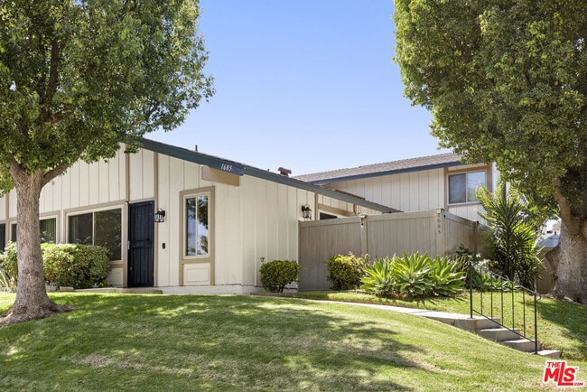 property at 1685 E Avenida De Las Flores