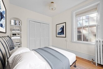 136 Myrtle St in Boston, MA - Building Photo - Building Photo