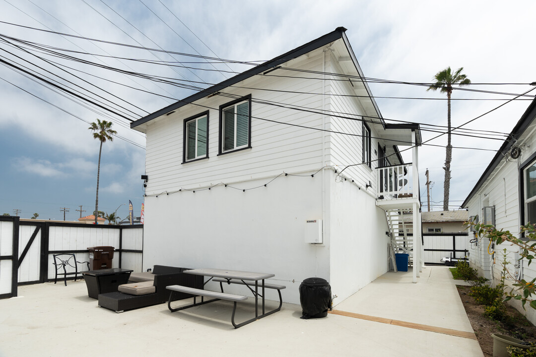 1938-1942 S Tremont St in Oceanside, CA - Foto de edificio