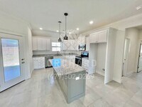 2003 E Hudson Dr photo'