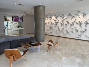 10275 Collins Ave in Bal Harbour, FL - Building Photo - Building Photo