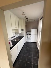 1150 Summit Ave in Victoria, BC - Building Photo - Building Photo